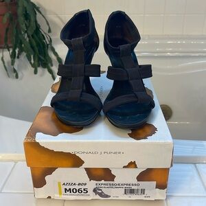 Donald Pliner Brown Stretch Heels